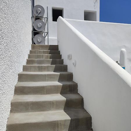 Central Santorini Serenity Rooms Fira  Dış mekan fotoğraf