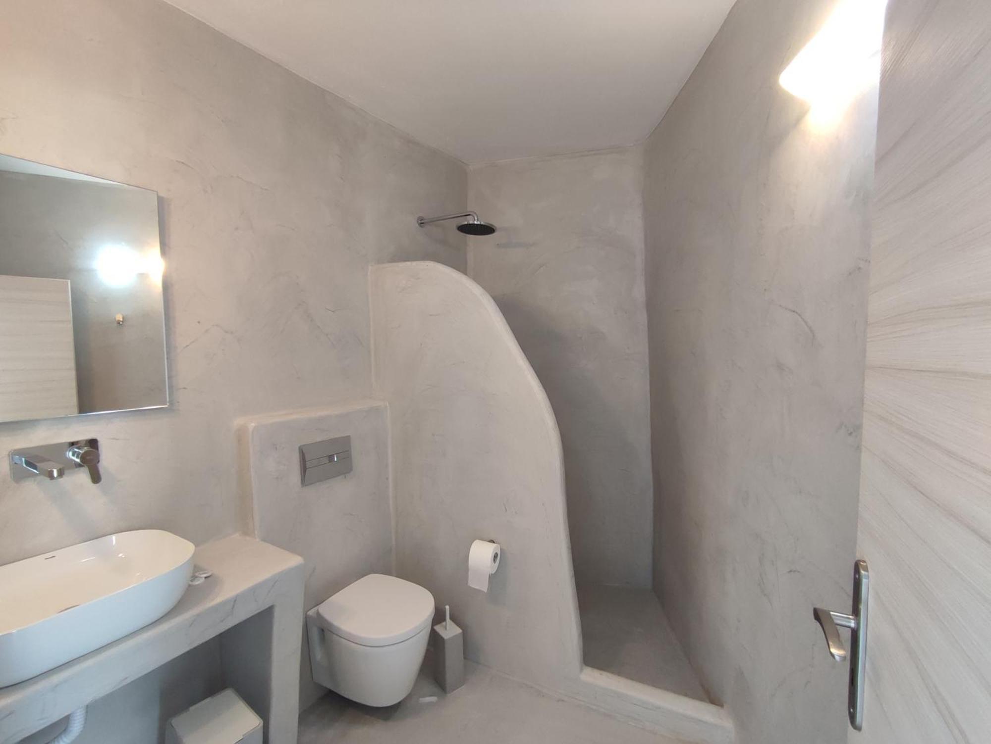 Central Santorini Serenity Rooms Fira  Dış mekan fotoğraf
